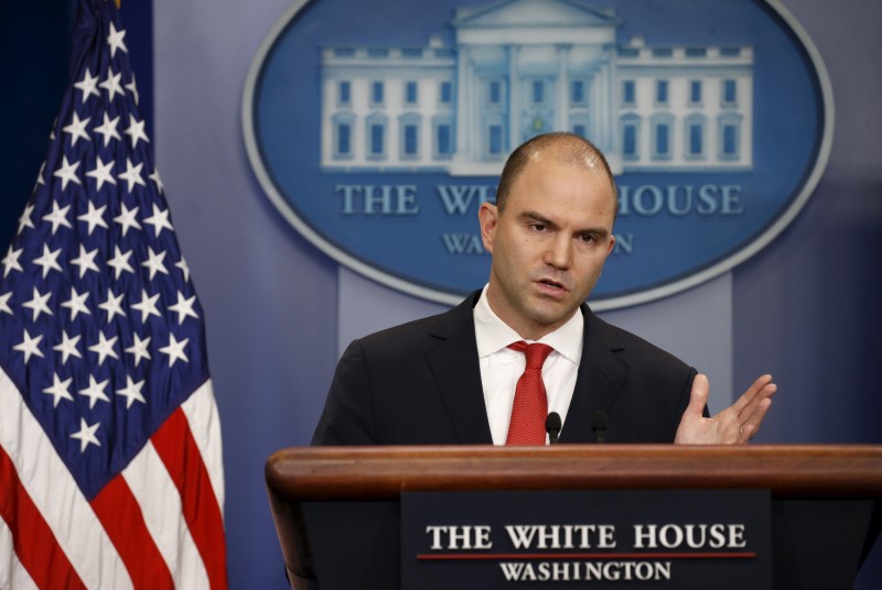 © Reuters. Ben Rhodes speaks about the Obama visit to Cuba at the White House in  Washington