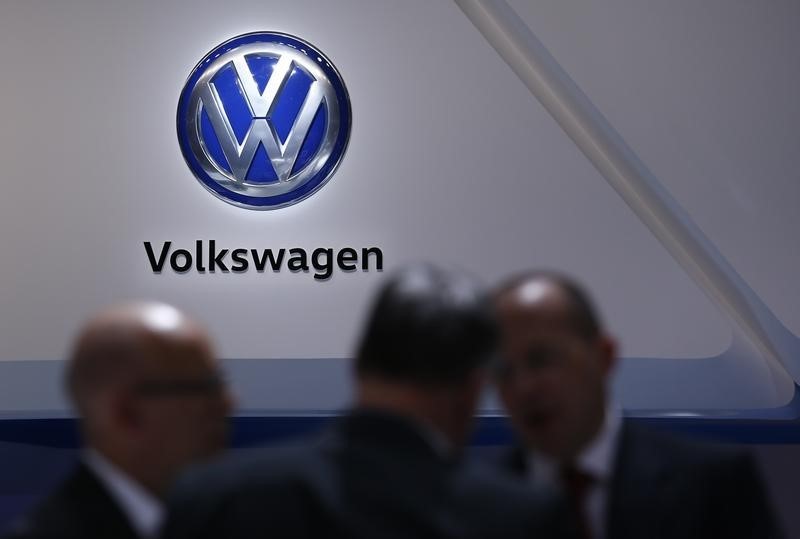 © Reuters. Logo of Volkswagen is pictured on the wall at the 86th International Motor Show in Geneva