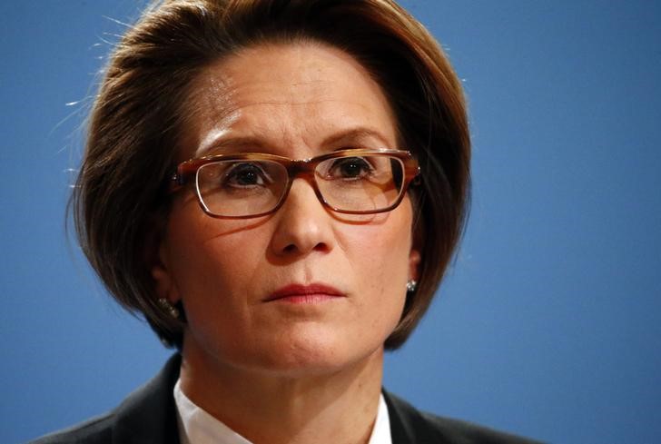 © Reuters. Swiss National Bank Governing Board member Maechler pauses during a news conference in Bern