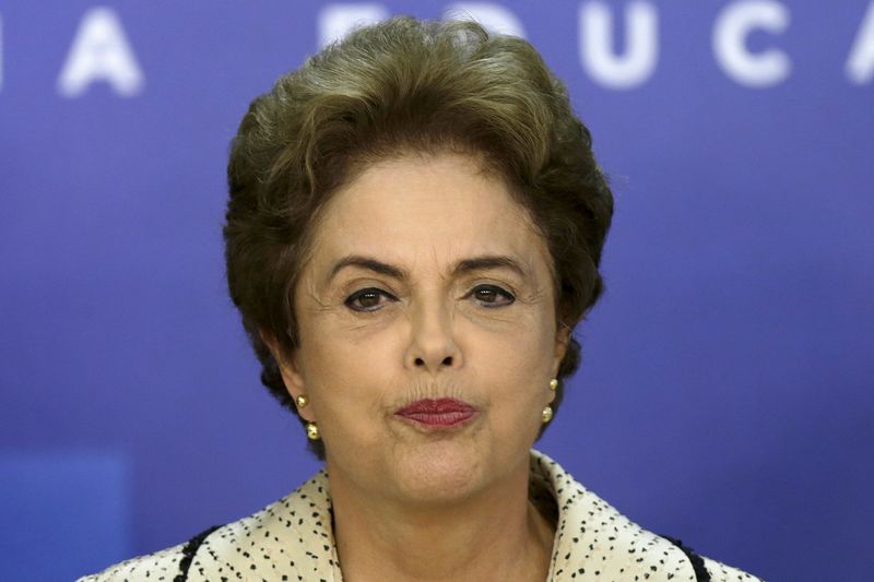 © Reuters. Dilma durante coletiva no Planalto