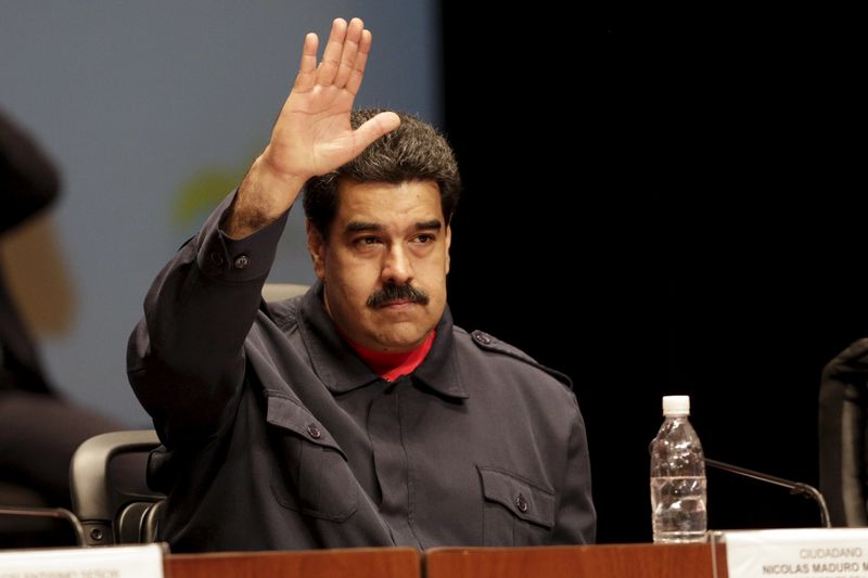 © Reuters. المعارضة الفنزويلية تبدأ حملة للإطاحة بمادورو
