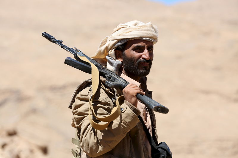 © Reuters. مصادر: الحوثيون والسعوديون يبحثون إنهاء الصراع في اليمن