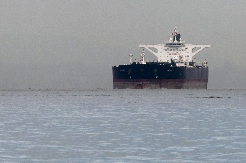 © Reuters. File photo of Iranian crude oil supertanker "Delvar" anchored off Singapore