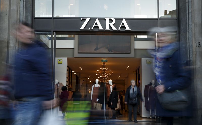 © Reuters. Магазин Zara в Барселоне 
