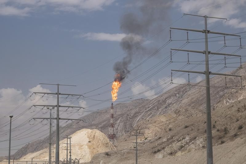 © Reuters. Irán negocia duro con compradores europeos de petróleo, ralentiza exportaciones
