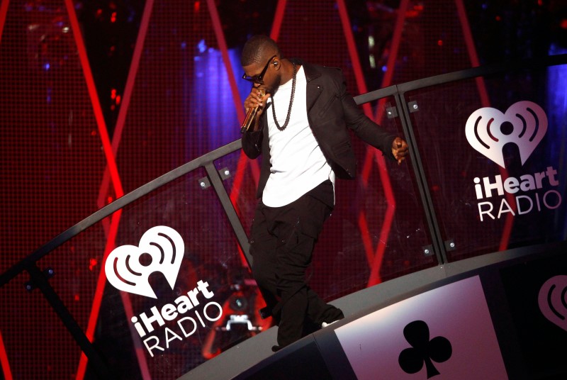 © Reuters. Singer Usher performs during the 2014 iHeartRadio Music Festival in Las Vegas, Nevada