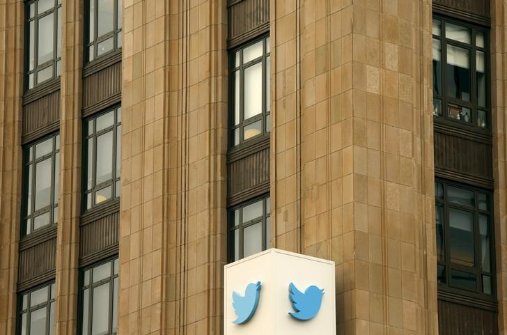 © Reuters. The Twitter logo is shown at its corporate headquarters  in San Francisco