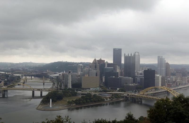 © Reuters. Al menos cinco muertos y varios heridos en un tiroteo cerca de Pittsburgh
