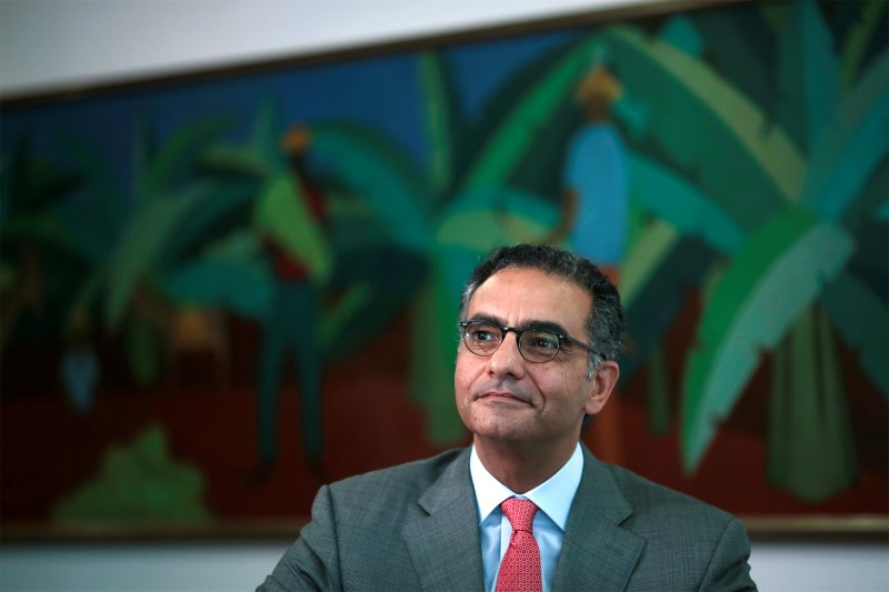 © Reuters. Fadi Chehade, president and CEO of ICANN, attends a meeting with Brazil's President Rousseff in Brasilia