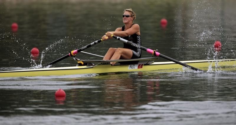 © Reuters. Emma Twigg of New Zealand competes during the women's single sculls semifinal rowing competition at the Beijing 2008 Olympic Games