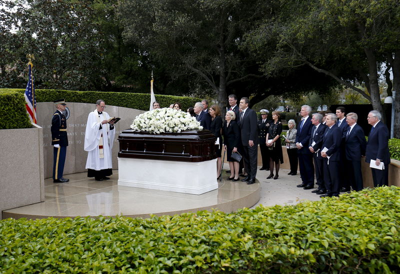 © Reuters. Funeral de Nancy Reagan em Simi Valley, na Califórnia