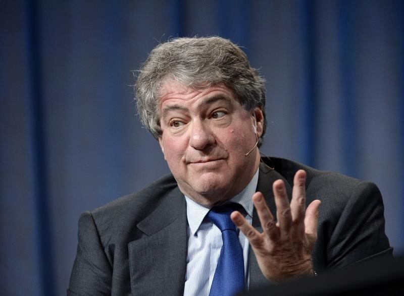 © Reuters. Leon Black, Chairman and CEO Apollo Global Management, LLC, takes part in Private Equity: Rebalancing Risk session during the 2014 Milken Institute Global Conference in Beverly Hills
