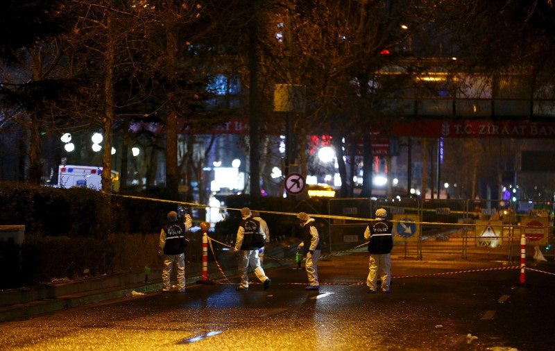 © Reuters. نائب رئيس الوزراء التركي: امرأة بين منفذي هجوم أنقرة