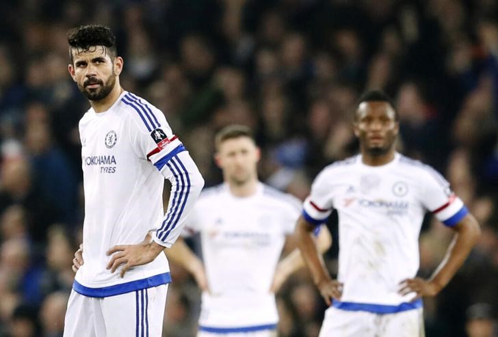 © Reuters. El delantero del Chelsea Diego Costa acusado por la FA de conducta impropia