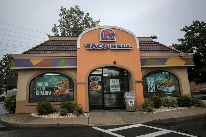 © Reuters. A Taco Bell restaurant is pictured in Paramus, New Jersey
