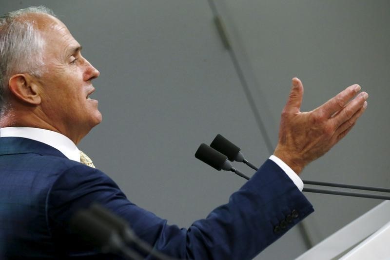 © Reuters. Australian Prime Minister Malcolm Turnbull speaks during a joint news conference with New Zealand Prime Minister John Key in Sydney