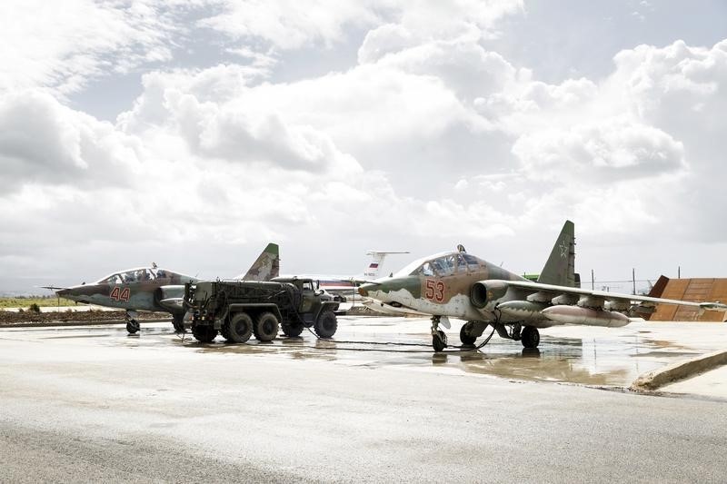© Reuters. تحليل: نحو نصف القوة الجوية الروسية تغادر سوريا