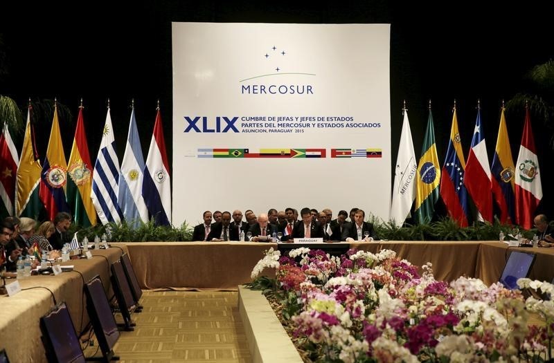 © Reuters. La UE y el Mercosur buscan presentar ofertas comerciales en abril 