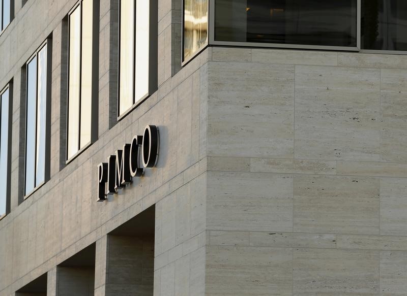 © Reuters. The offices of PIMCO are shown in Newport Beach, California 