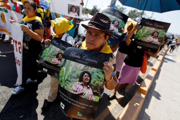 © Reuters. Matan en Honduras a activista de la organización de Berta Cáceres asesinada hace dos semanas