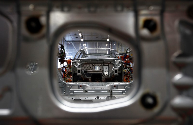 © Reuters. Audi A3 light weight construction chassis are seen at production line of German car manufacturer's plant in Ingolstadt