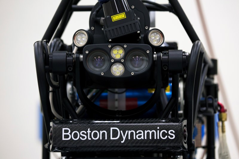 © Reuters. Bipedal humanoid robot "Atlas" is presented to the media during a news conference at the University of Hong Kong