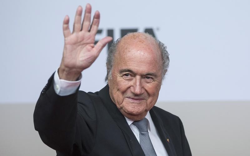 © Reuters. Blatter arrives for the world premiere of "Die Mannschaft" (The Team) at the Sony Center in Berlin