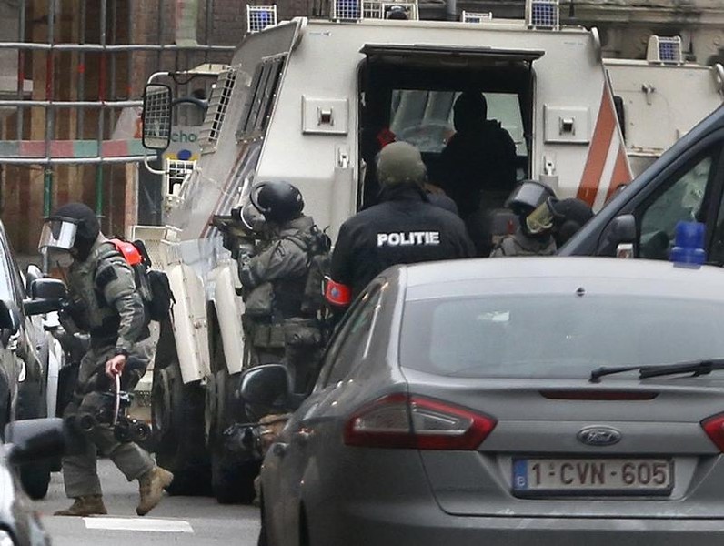 © Reuters. صحيفة بلجيكية تؤكد القبض على صلاح عبد السلام المشتبه به في هجمات باريس