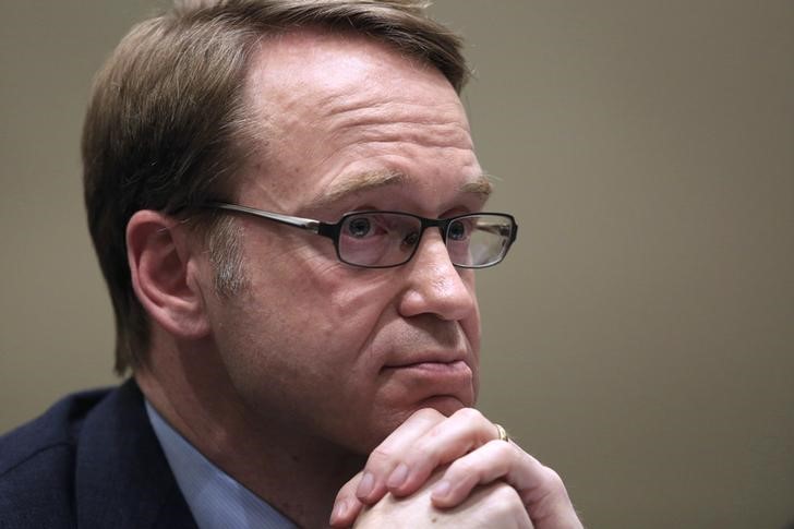 © Reuters. German Bundesbank President Weidmann attends a session during the G20 finance ministers and central bank governors meeting in Shanghai