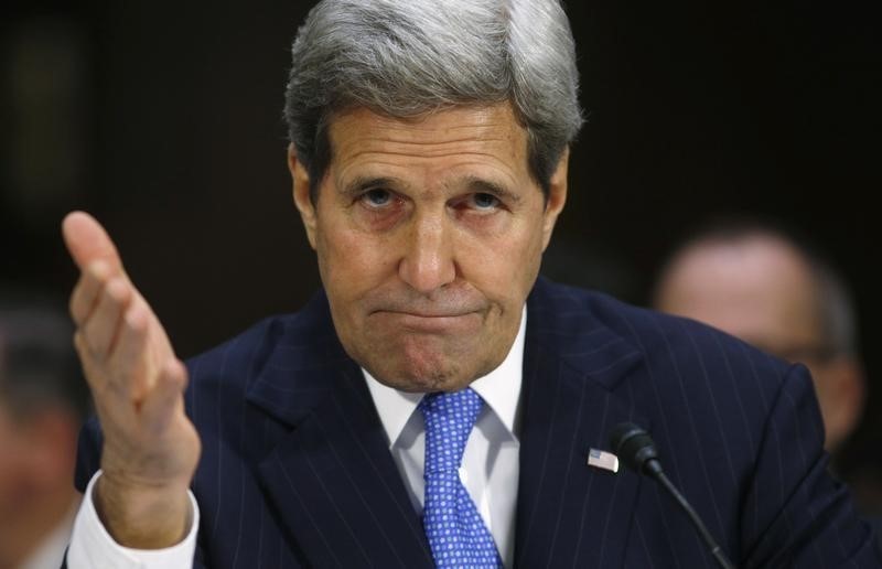 © Reuters. U.S. Secretary of State John Kerry testifies at a Senate Foreign Relations Committee hearing on ISIS, on Capitol Hill in Washington