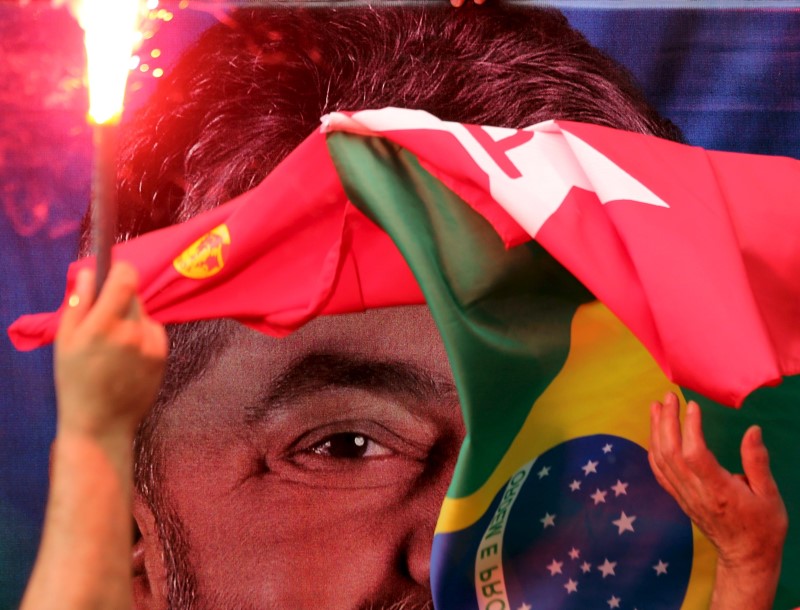 © Reuters. Un juez de Brasil bloquea la designación de Lula como jefe de Gabinete
