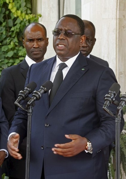 © Reuters. استفتاء في السنغال يعد اختبارا لشعبية الرئيس ماكي سال
