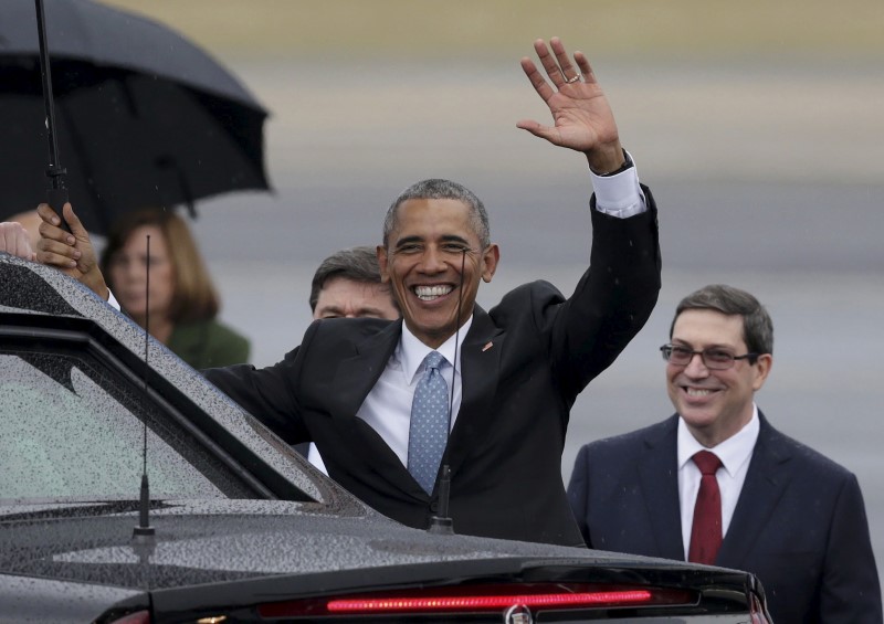 © Reuters. Presidente dos Estados Unidos, Barack Obama, após desembarque em Havana