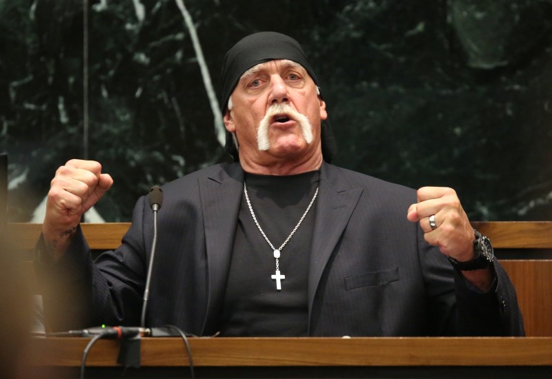 © Reuters. File photo of Terry Bollea, aka Hulk Hogan, testifying in court during his trial against Gawker Media, in St Petersburg, Florida