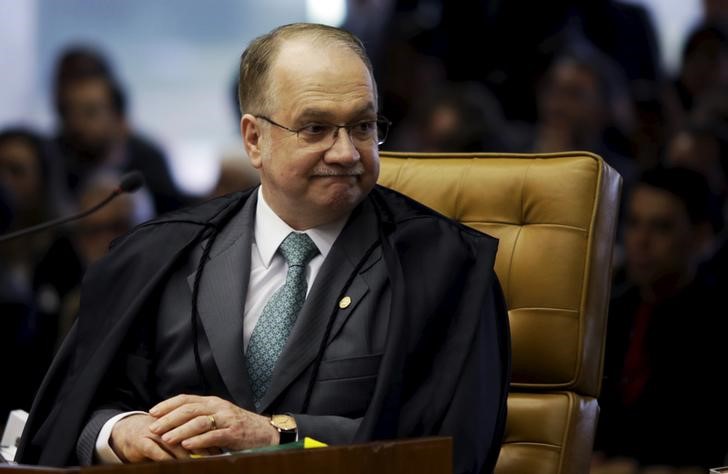 © Reuters. Ministro Edson Fachin, do STF, durante sessão do tribunal em Brasília