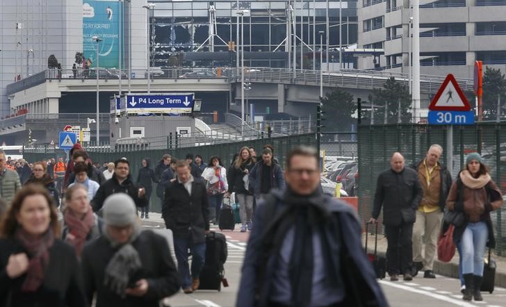 © Reuters. UNE EXPLOSION À L'AÉROPORT DE BRUXELLES PROBABLEMENT PROVOQUÉE PAR UN KAMIKAZE