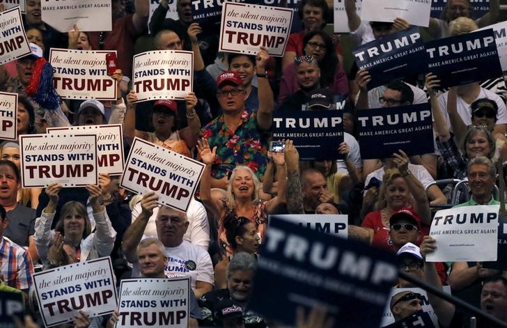 © Reuters. Precandidato Trump busca ampliar ventaja en primarias en Arizona y Utah