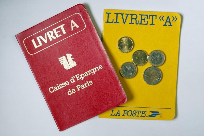 © Reuters. LA DÉCOLLECTE DU LIVRET A A RALENTI EN FÉVRIER 