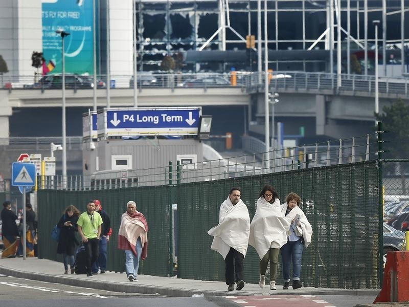 © Reuters. Medios belgas publican imagen de sospechosos del aeropuerto de Bruselas
