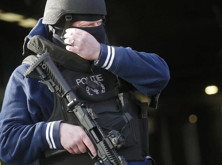 © Reuters. تفجير محكوم لقنبلة ثالثة في مطار بروكسل واستمرار إغلاقه الأربعاء