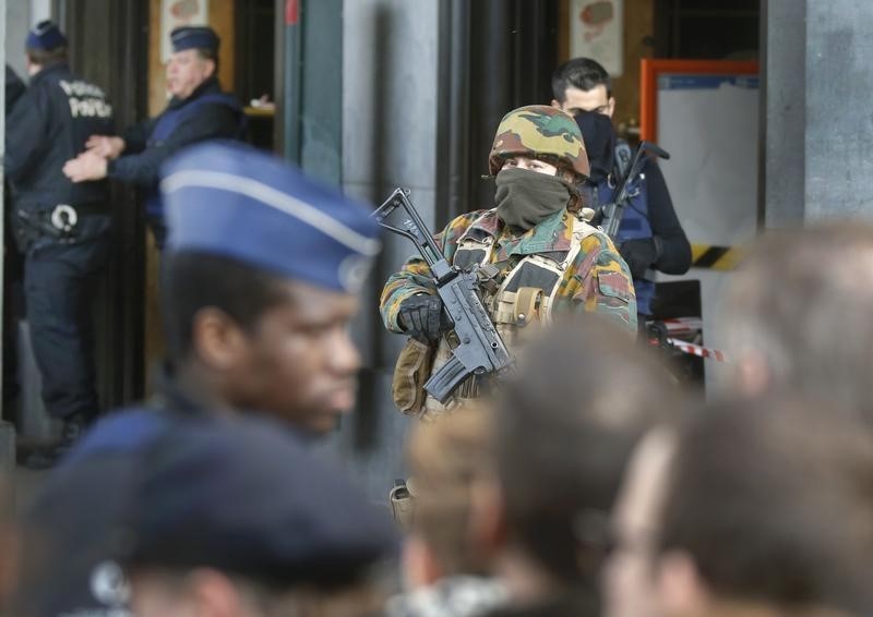 © Reuters. La policía lanza orden de búsqueda de sospechoso tras atentado de Bruselas