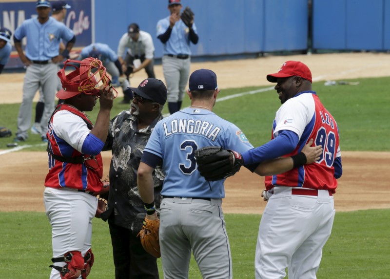 © Reuters. Diplomacia entre Cuba y EEUU a través del béisbol