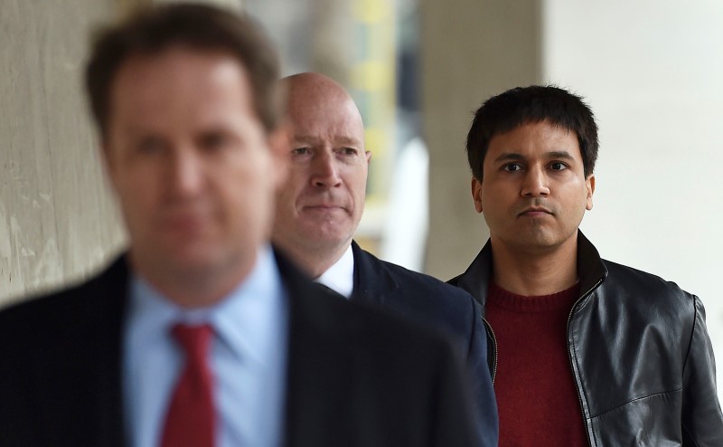 © Reuters. Navinder Sarao arrives at Westminster Magistrates' Court for an extradition hearing in London