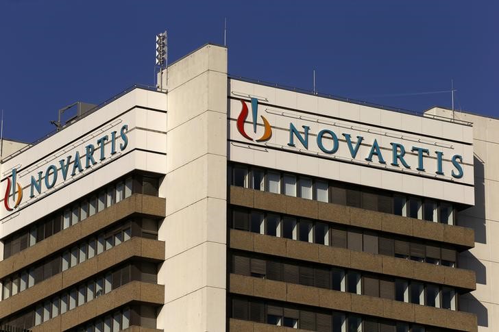 © Reuters. The logo of Swiss pharmaceutical company Novartis is seen on its headquarters building in Basel