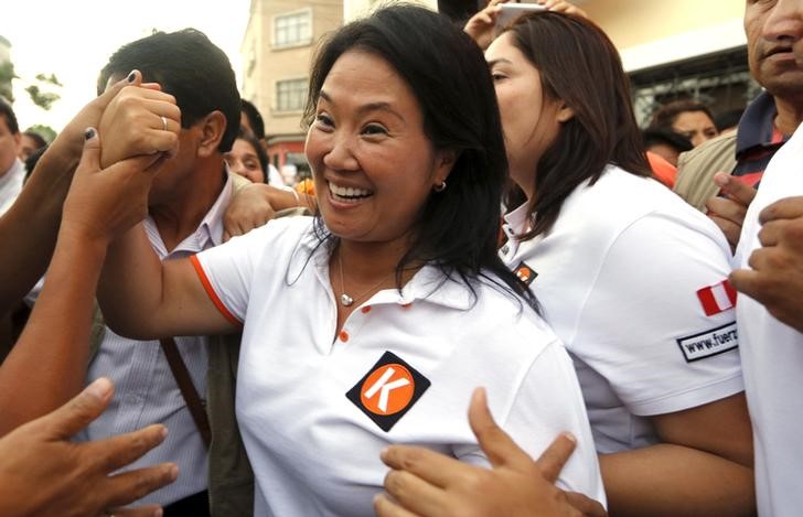 © Reuters. Keiko Fujimori faz campanha em Lima