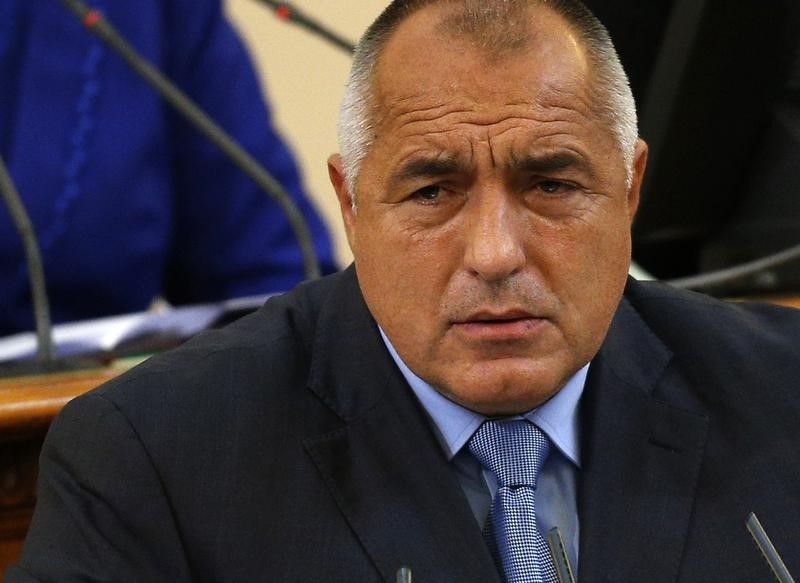 © Reuters. Bulgaria's newly-elected Prime Minister Borisov speaks during a session of the parliament in Sofia