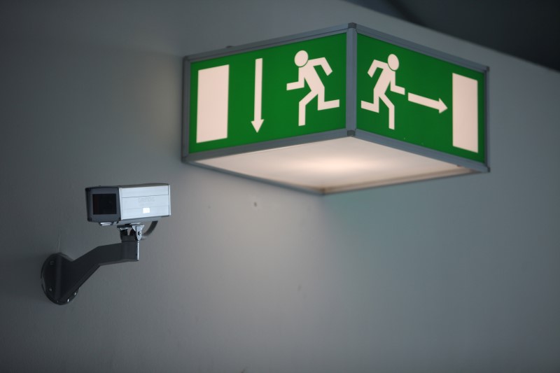 © Reuters. A monitoring camera observes Frankfurt Airport