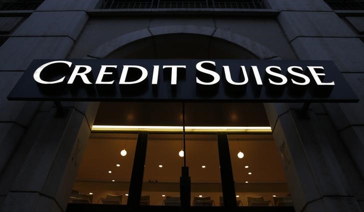 © Reuters. A Swiss bank Credit Suisse sign is pictured in Geneva