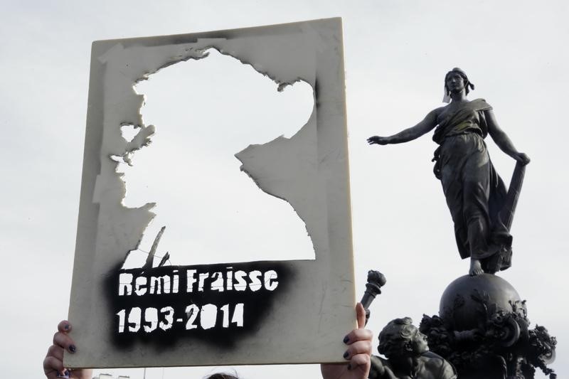 © Reuters. RÉMI FRAISSE AVAIT "LES MAINS EN L'AIR" QUAND IL A ÉTÉ TUÉ À SIVENS