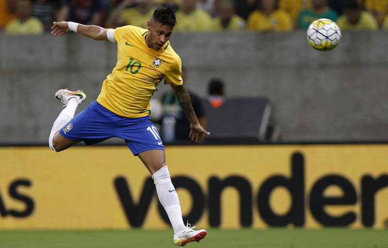 © Reuters. La ausencia de Neymar en Brasil es un alivio para Uruguay, según Villar